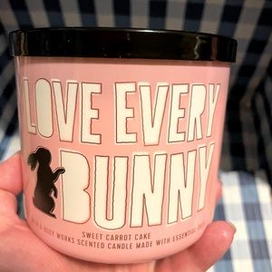 LOVE EVERY BUNNY 🐰 SWEET CARROT CAKE 3 WICK SCENTED CANDLE 🕯BATH & BODY …